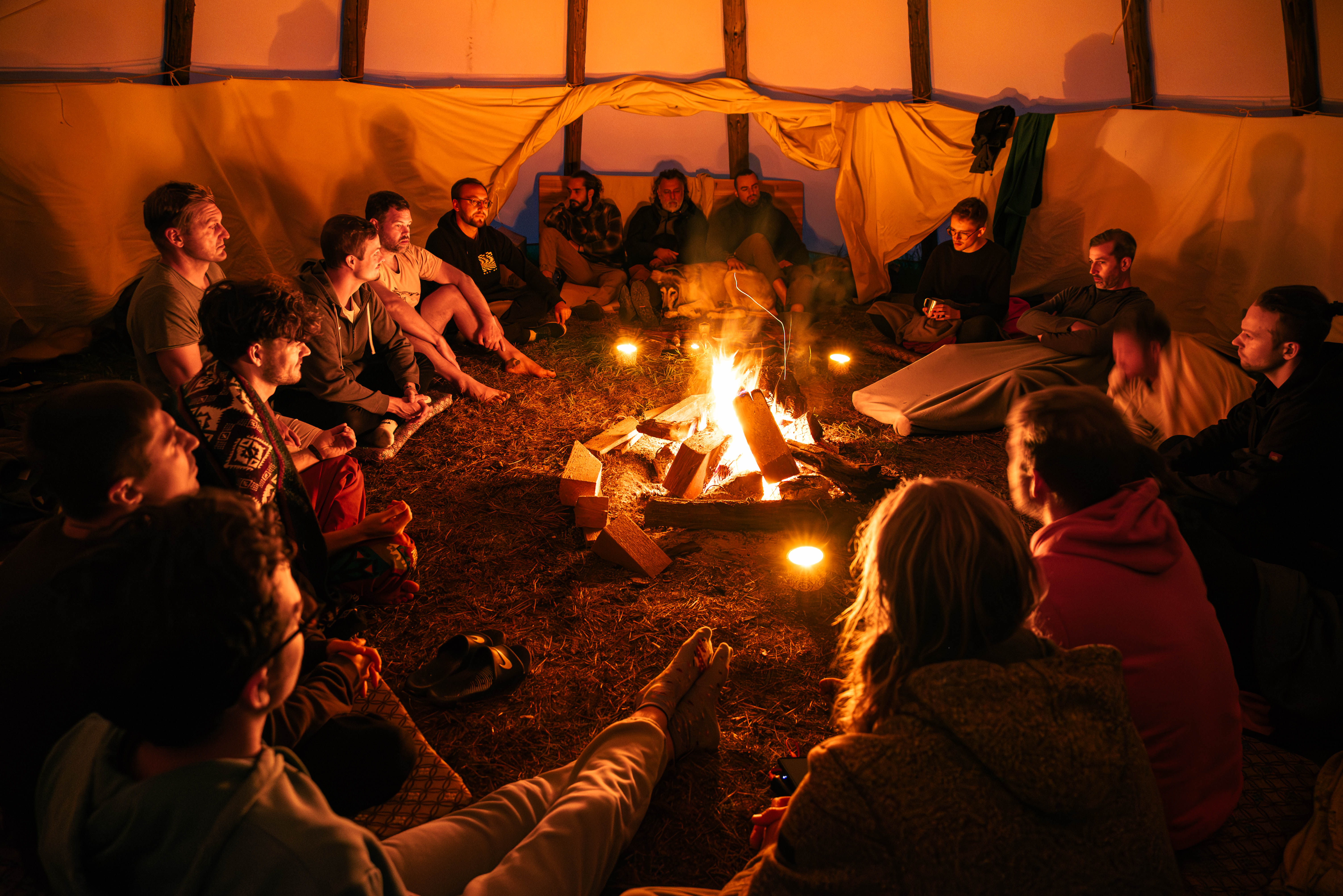 Gemeinschaft am Feuer